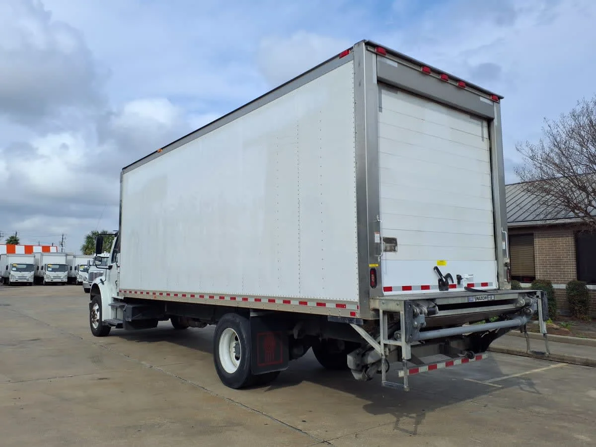 2019 Freightliner M2 106 - image 6
