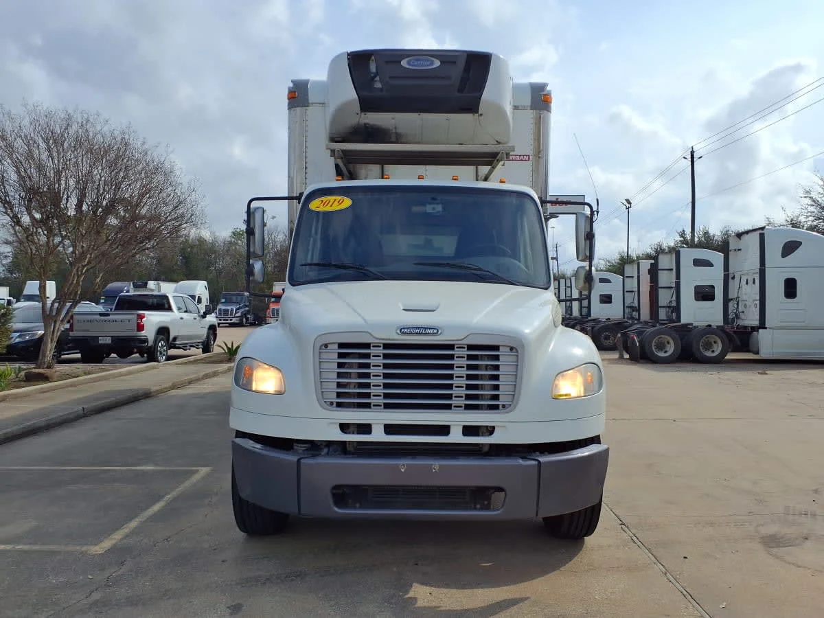 2019 Freightliner M2 106 - image 2
