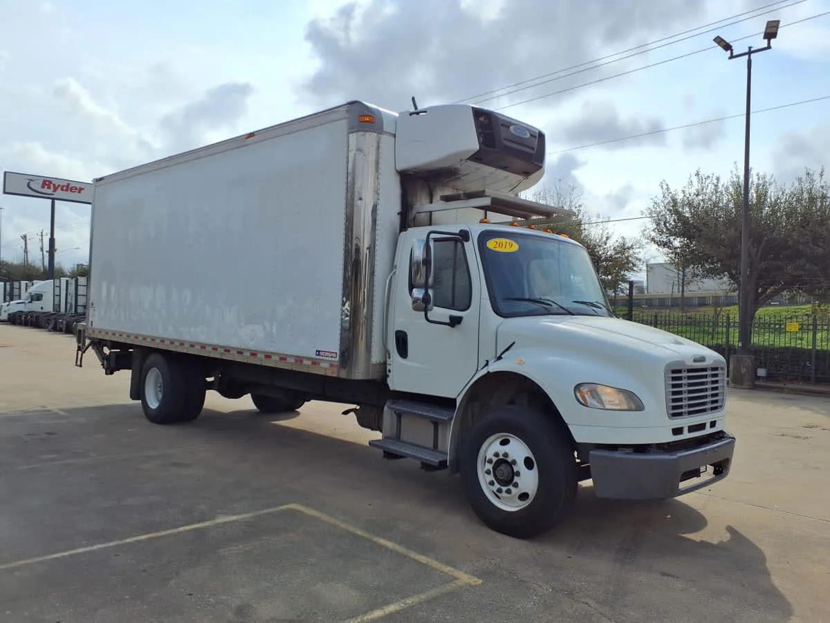 2019 Freightliner M2 106 - image 3