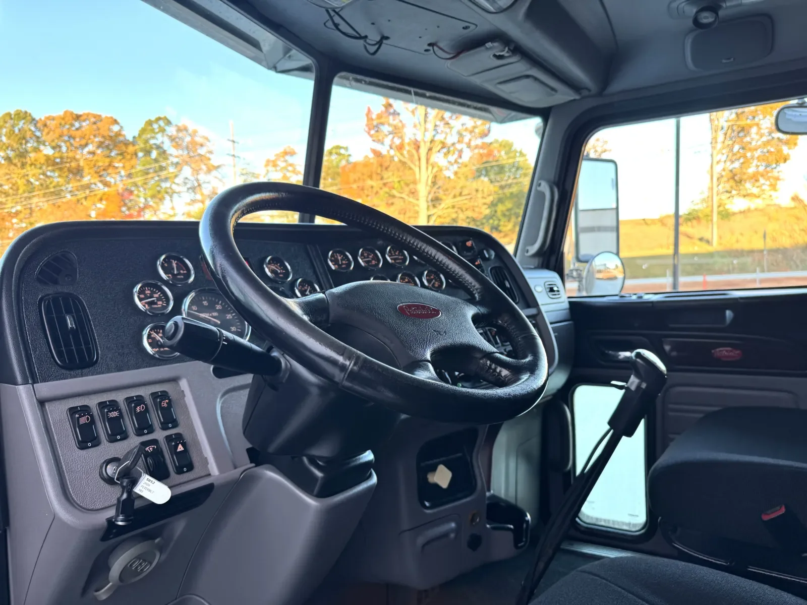 2020 Peterbilt 389 - image 16