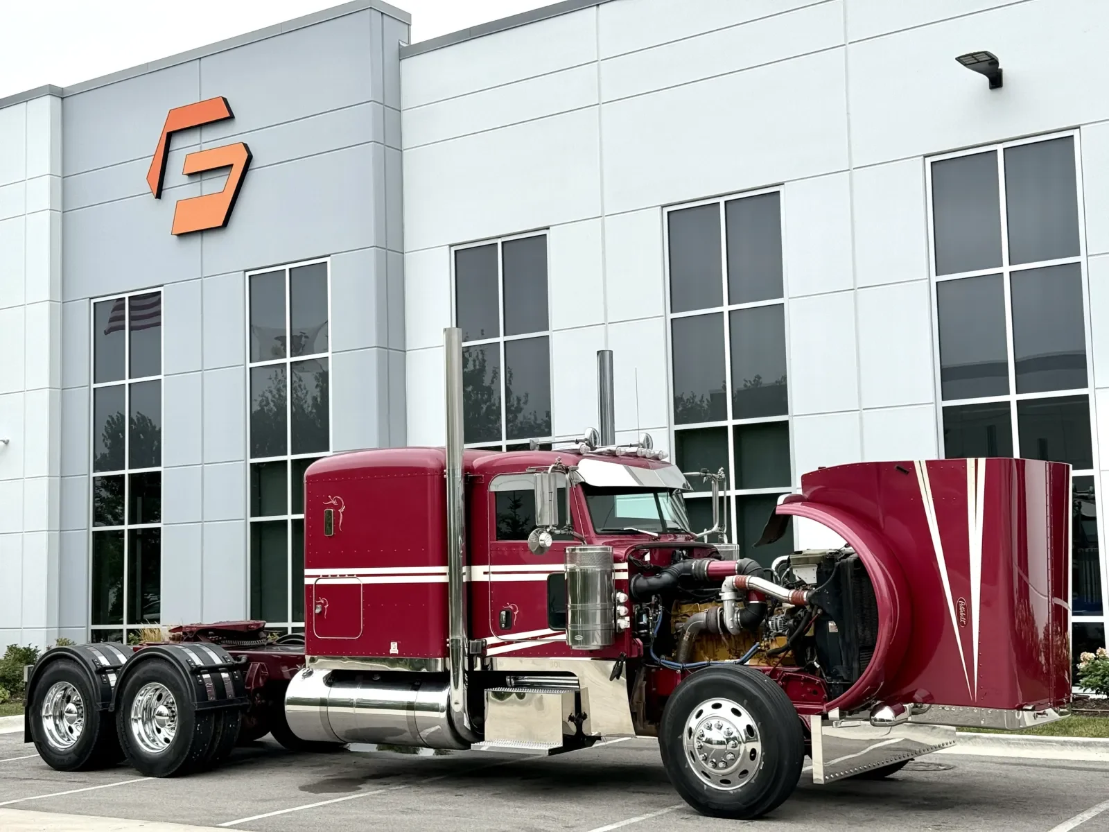 2016 Peterbilt 389 in New Lenox, IL — photo 10