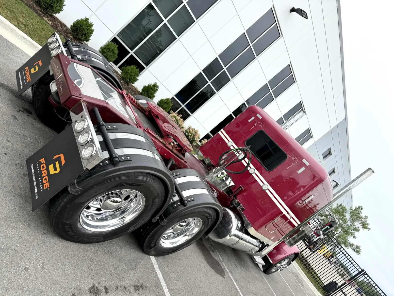 2016 Peterbilt 389 in New Lenox, IL — photo 11