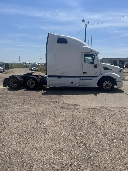 2022 Peterbilt 579 - image 5