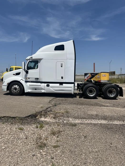 2022 Peterbilt 579 - image 7