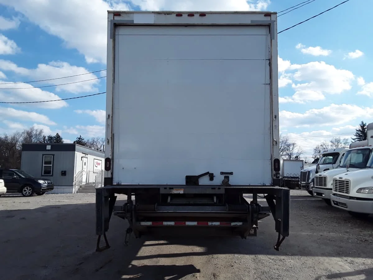 2018 Freightliner M2 106 in Pittsburgh, PA — photo 5