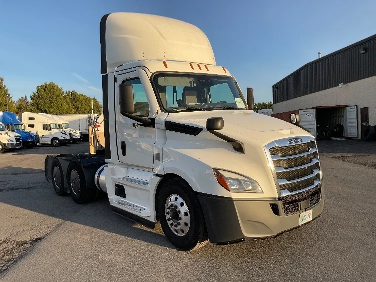 2022 Freightliner Cascadia in Harrisburg, PA