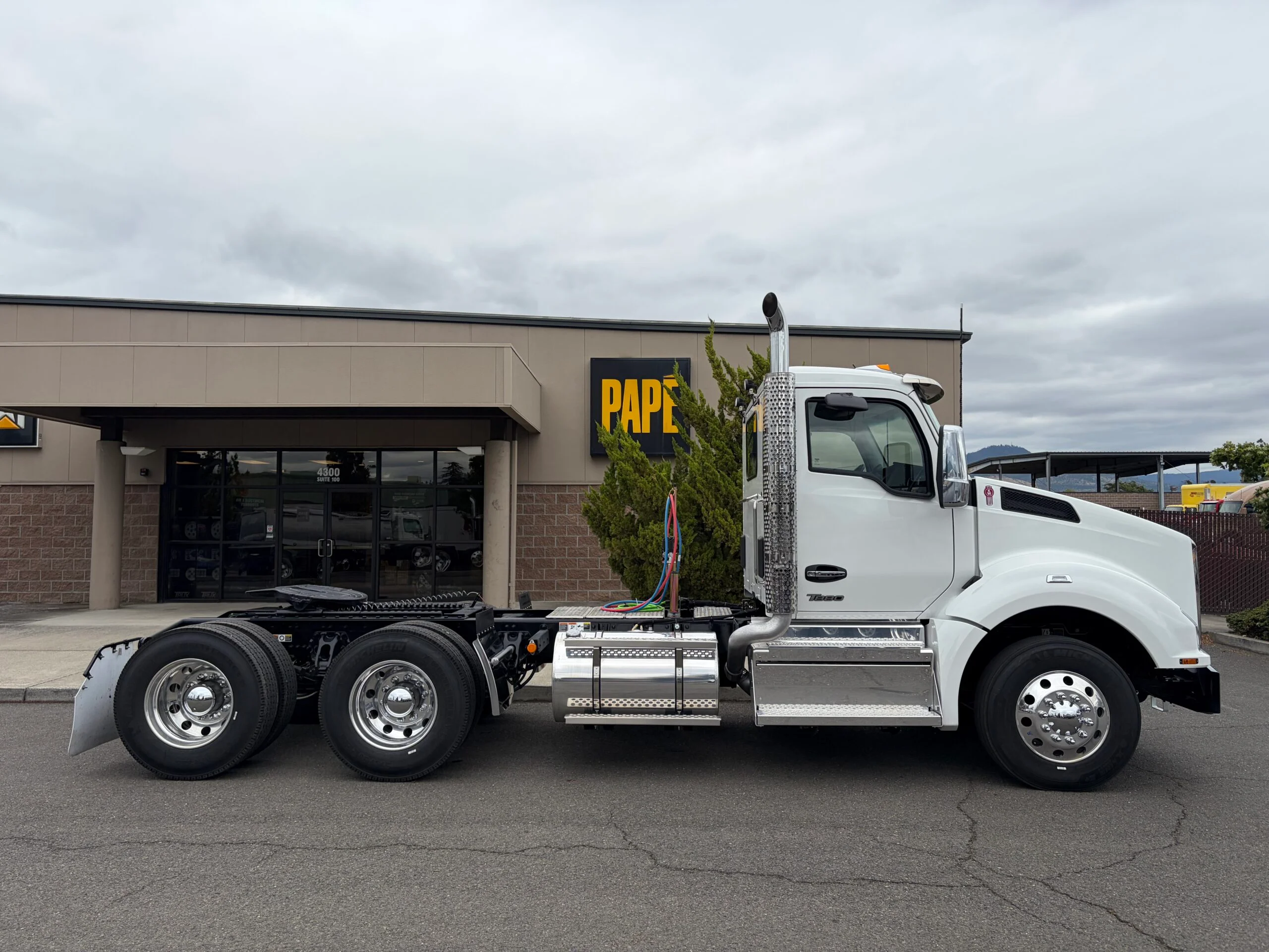 2027 Kenworth T880 in Medford, OR