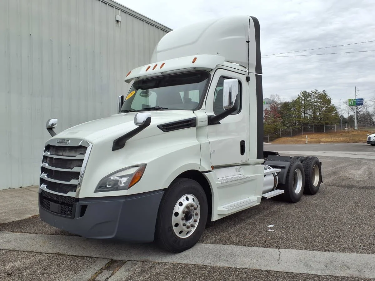 2020 Freightliner Cascadia in Knoxville, TN