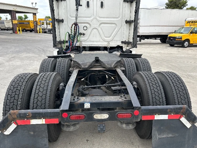 2021 Freightliner Cascadia - image 6