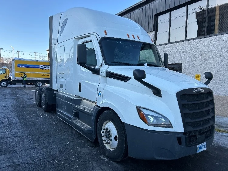 2023 Freightliner Cascadia in North Bergen, NJ