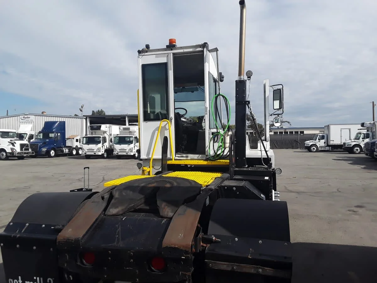 2019 Autocar in Montebello, CA — photo 5