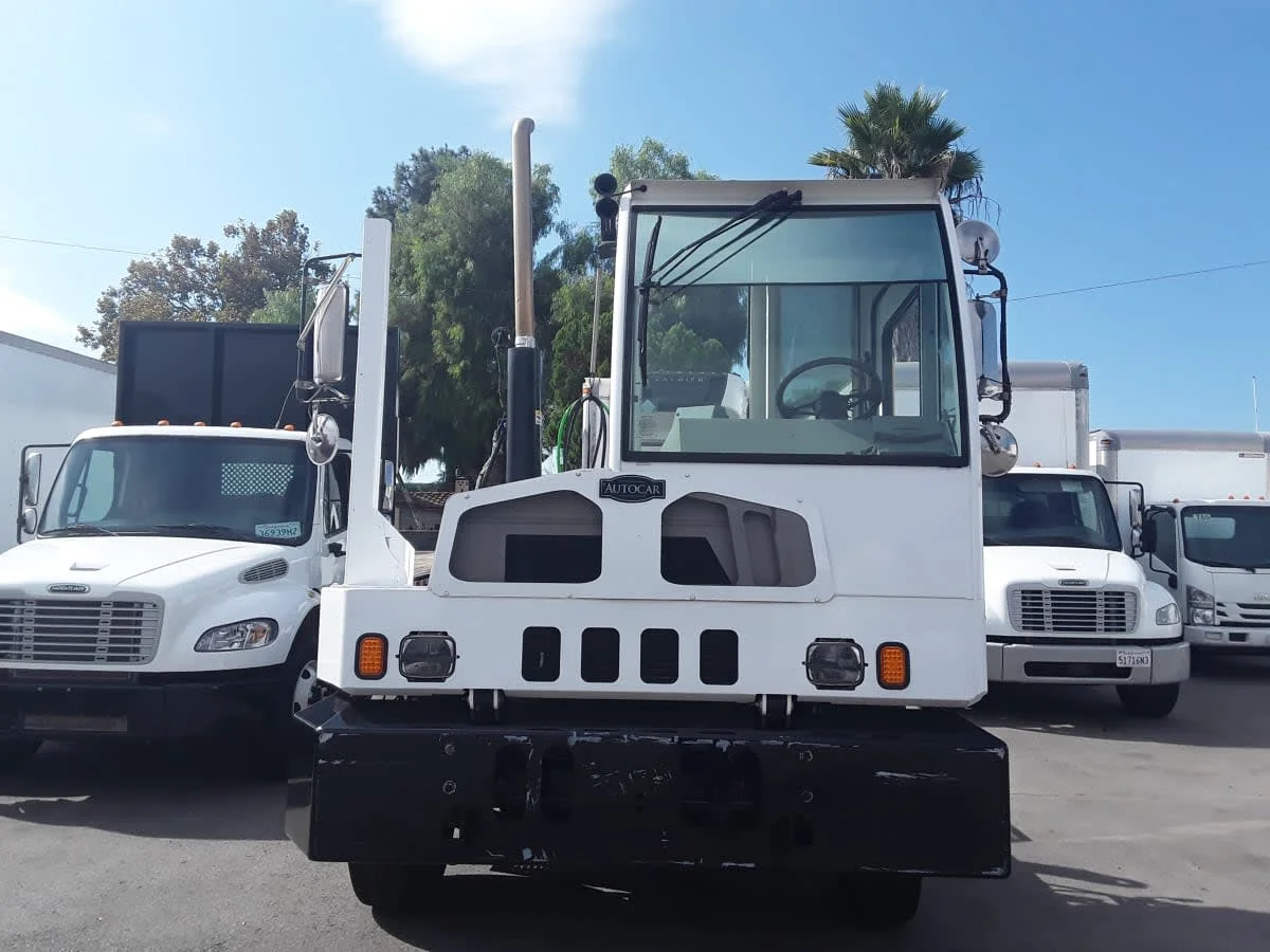 2019 Autocar in Montebello, CA — photo 2