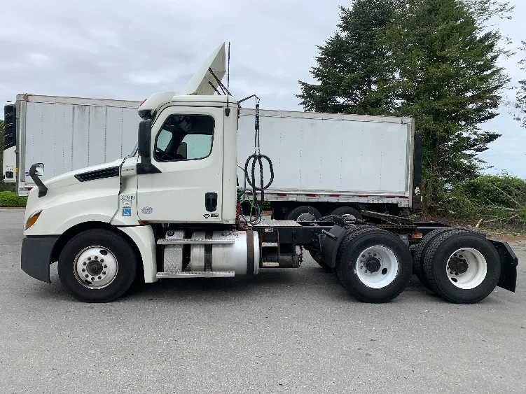 2019 Freightliner Cascadia in Franklin, MA — photo 4
