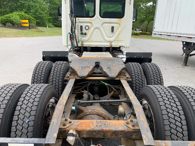 2019 Freightliner Cascadia in Franklin, MA — photo 6