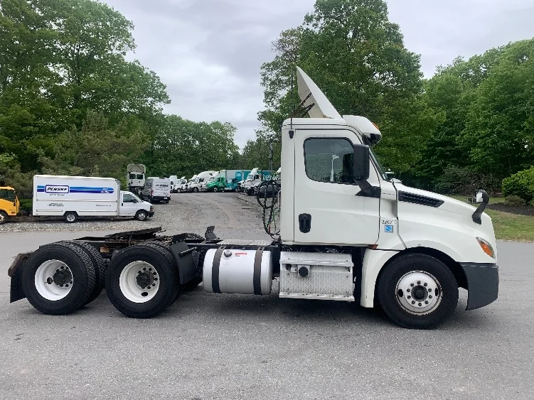 2019 Freightliner Cascadia in Franklin, MA — photo 8