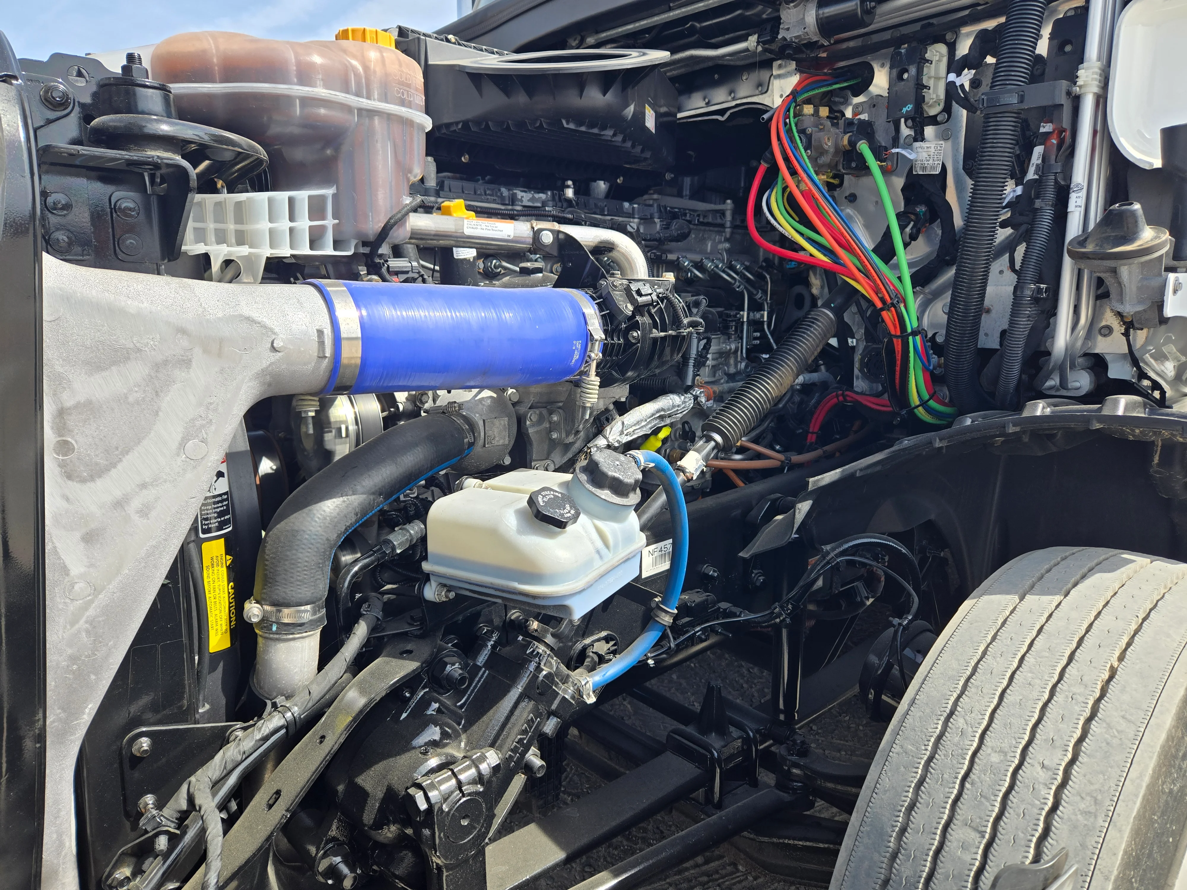 2022 Freightliner Cascadia in Fresno, CA — photo 3