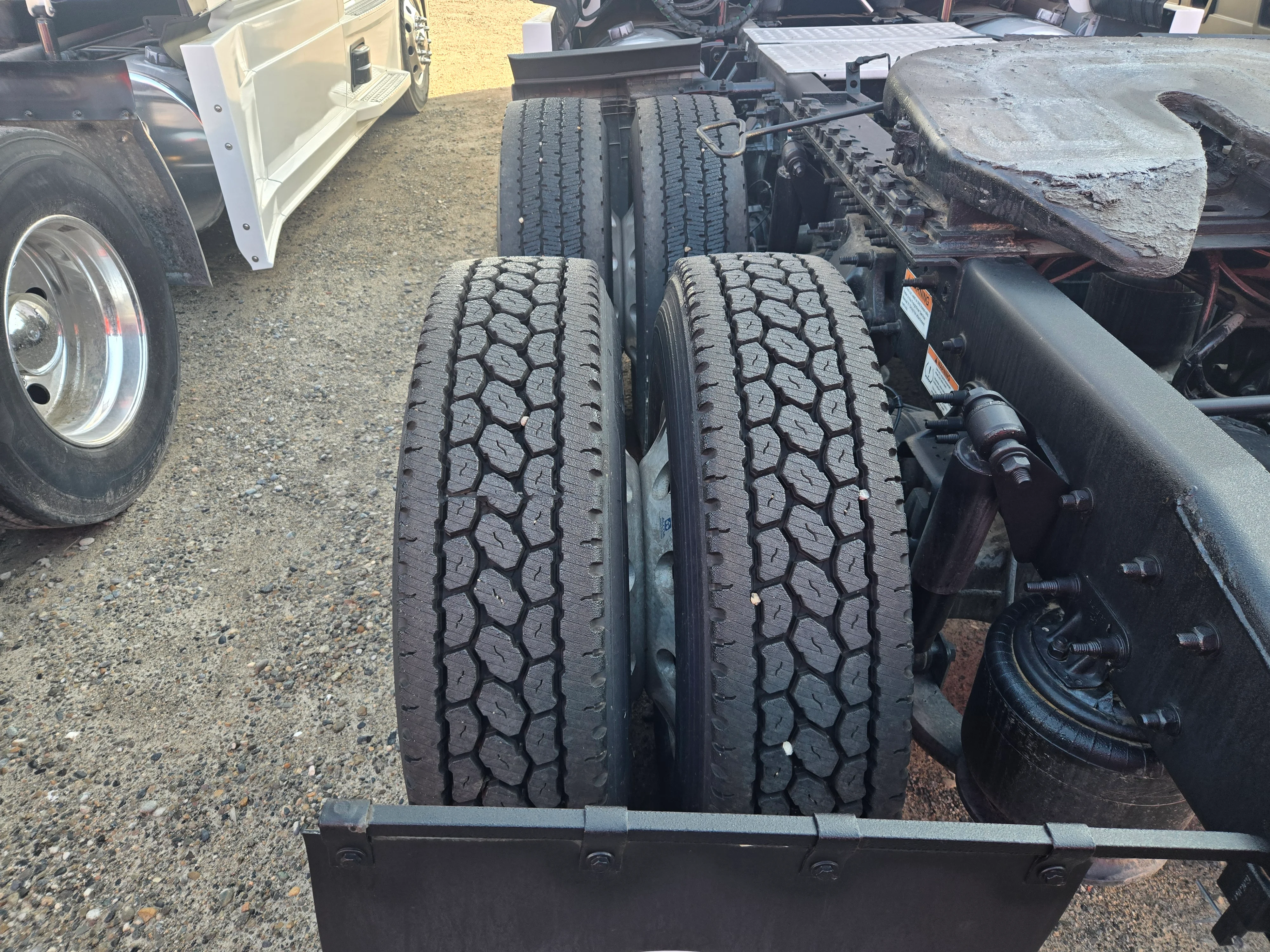 2022 Freightliner Cascadia in Fresno, CA — photo 24