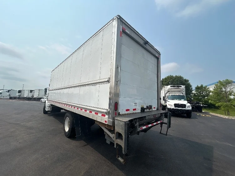 2022 Freightliner eM2 in Chicago (Melrose Park), IL — photo 6