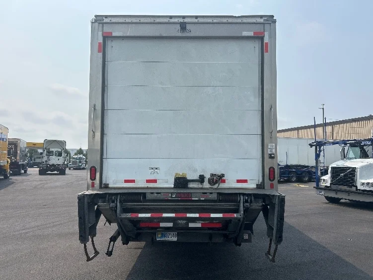 2022 Freightliner eM2 in Chicago (Melrose Park), IL — photo 7