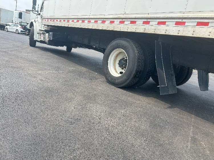 2022 Freightliner eM2 in Chicago (Melrose Park), IL — photo 5