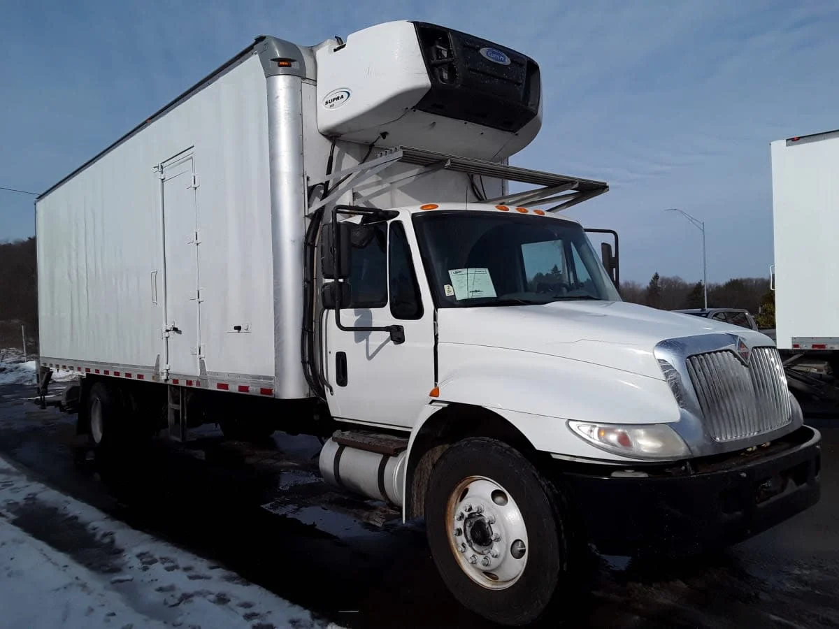 2018 International 4300 in Salisbury, MA — photo 3