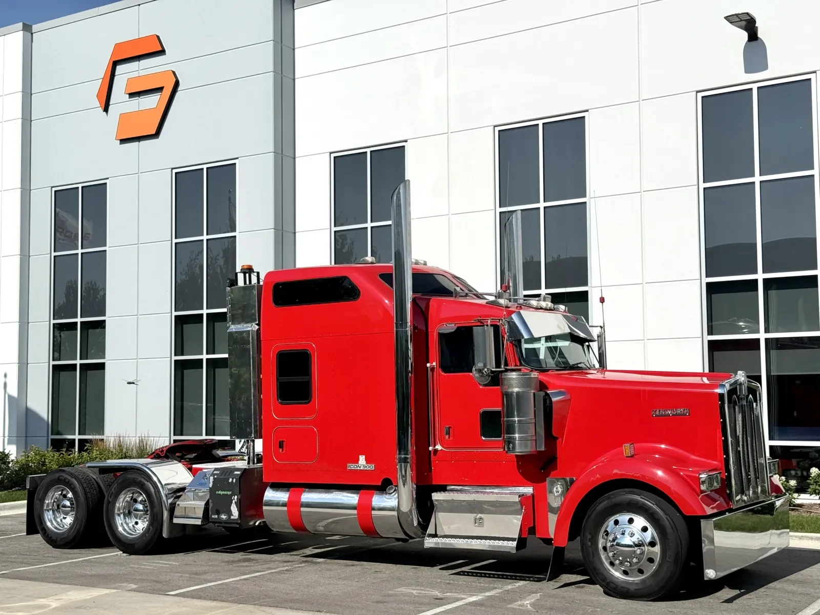 2015 Kenworth W900 in New Lenox, IL — photo 2