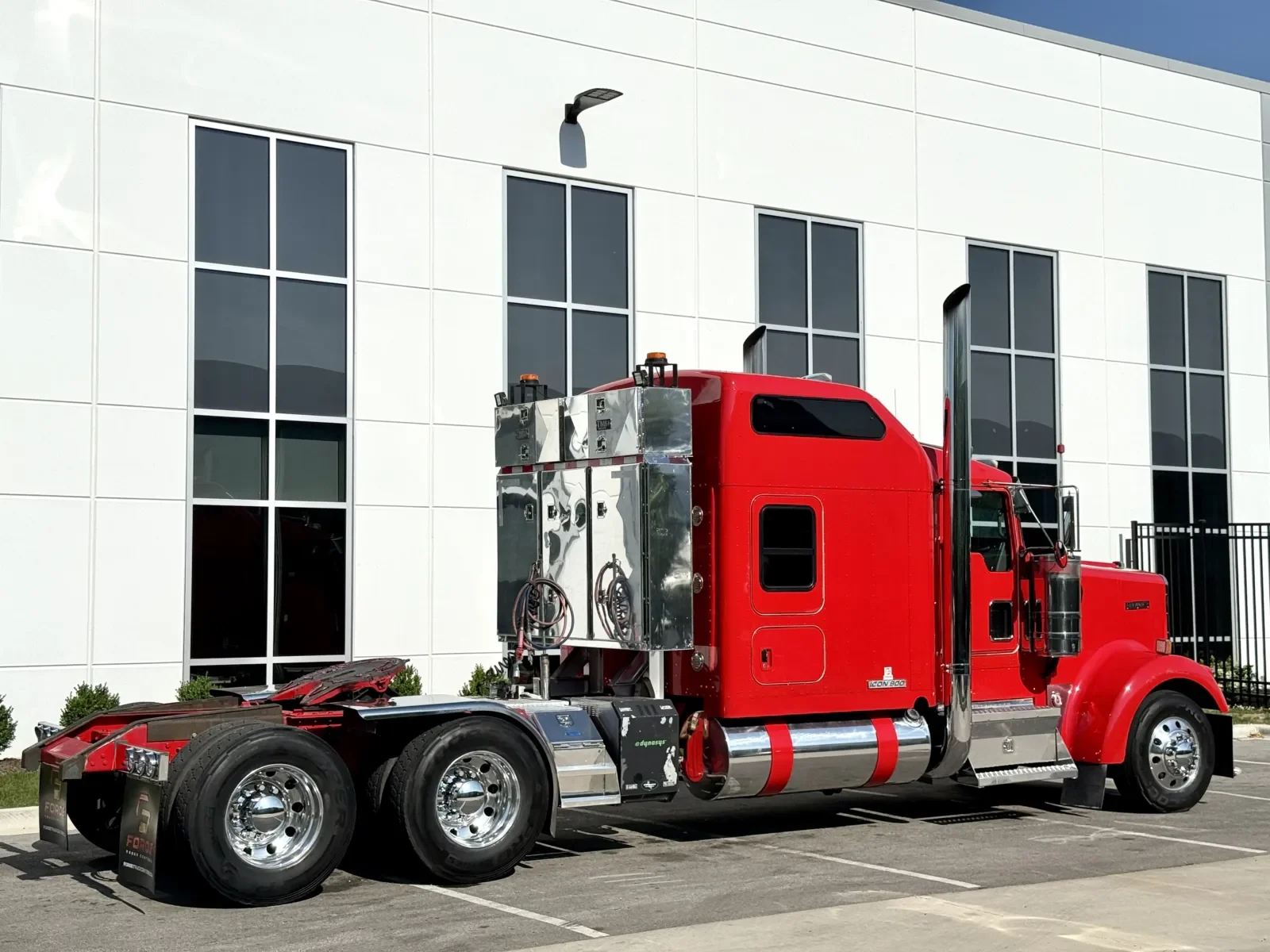 2015 Kenworth W900 in New Lenox, IL — photo 5