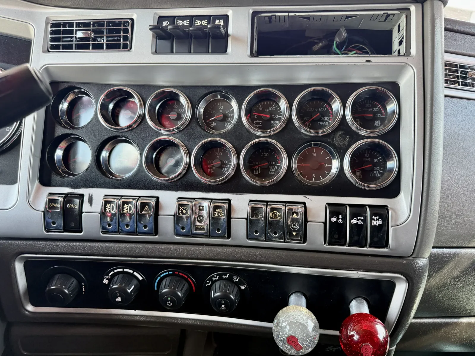 2015 Kenworth W900 in New Lenox, IL — photo 18