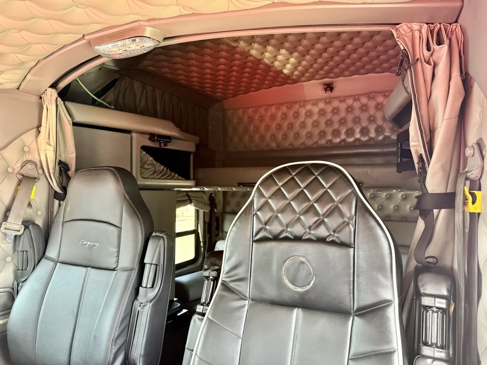 2015 Kenworth W900 in New Lenox, IL — photo 20