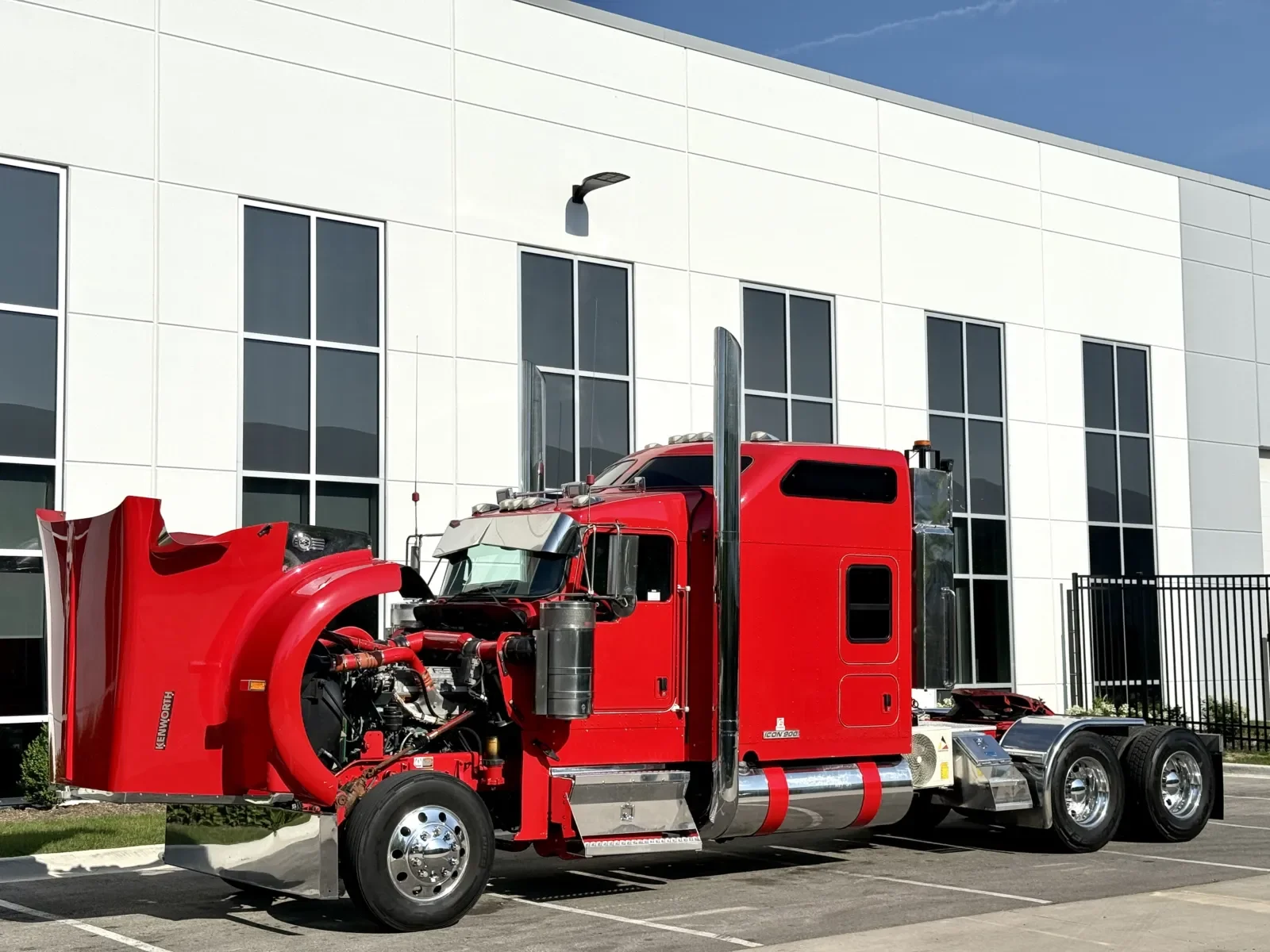 2015 Kenworth W900 in New Lenox, IL — photo 10