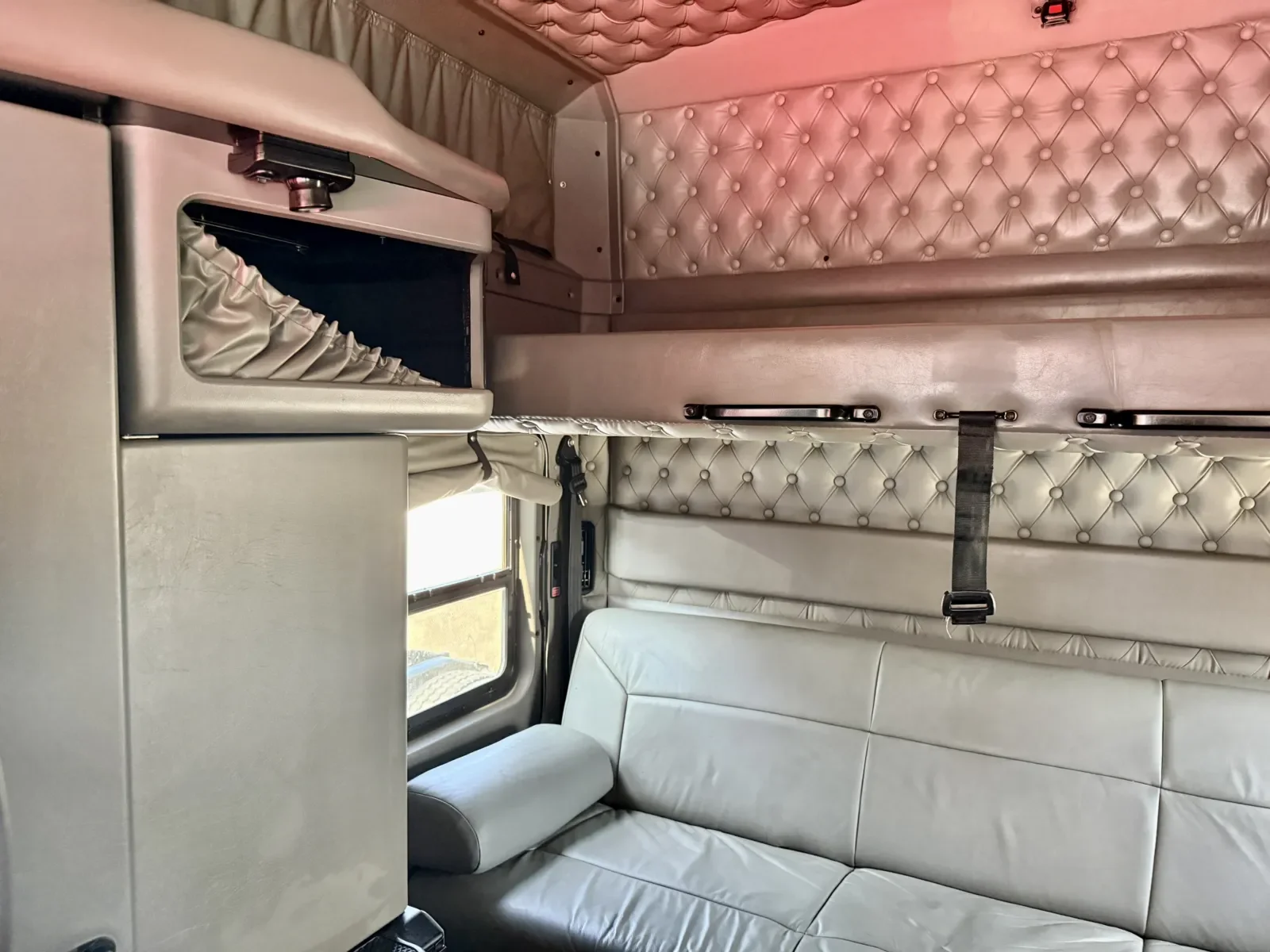 2015 Kenworth W900 in New Lenox, IL — photo 22