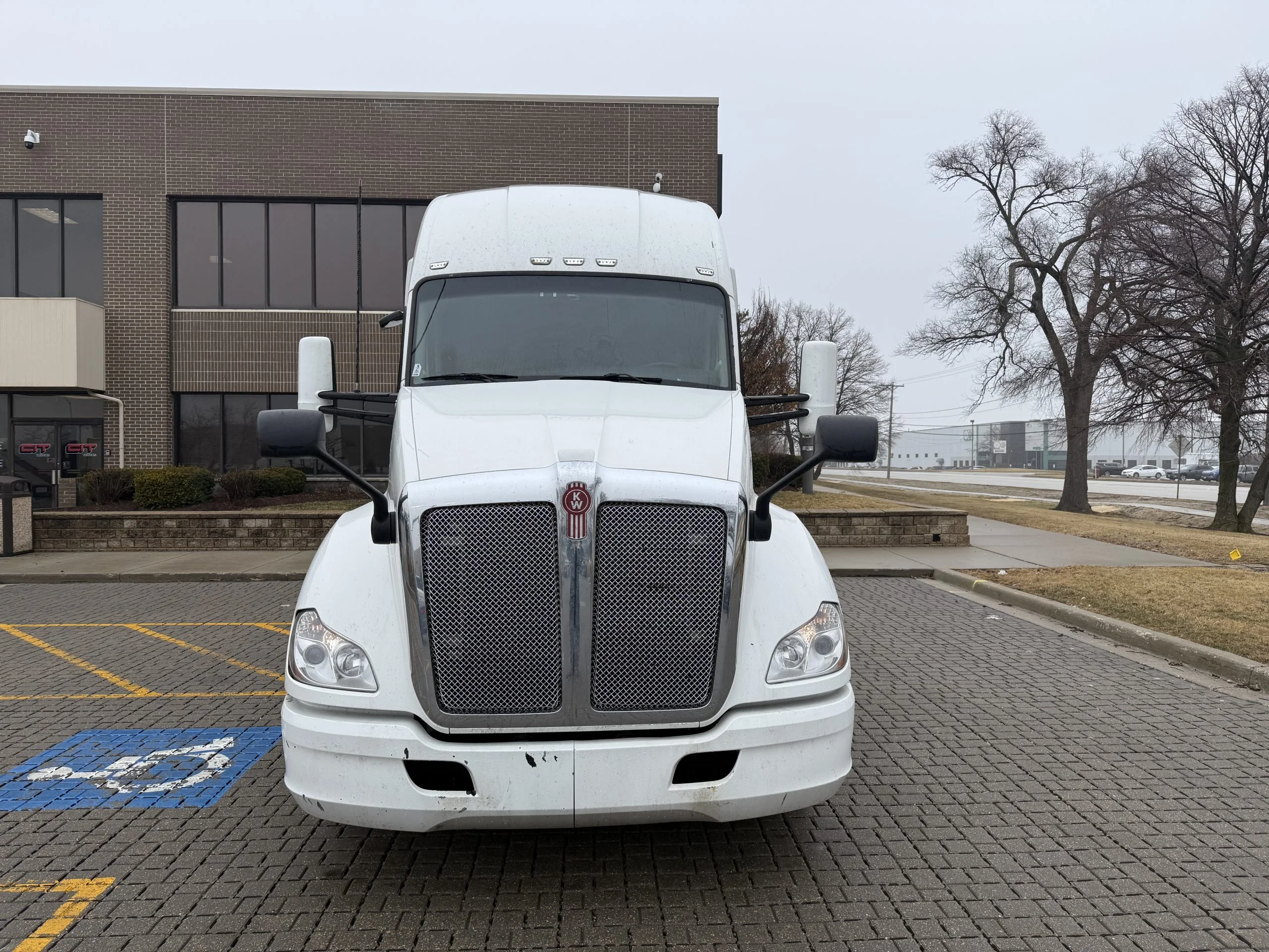 2022 Kenworth T680 - image 2