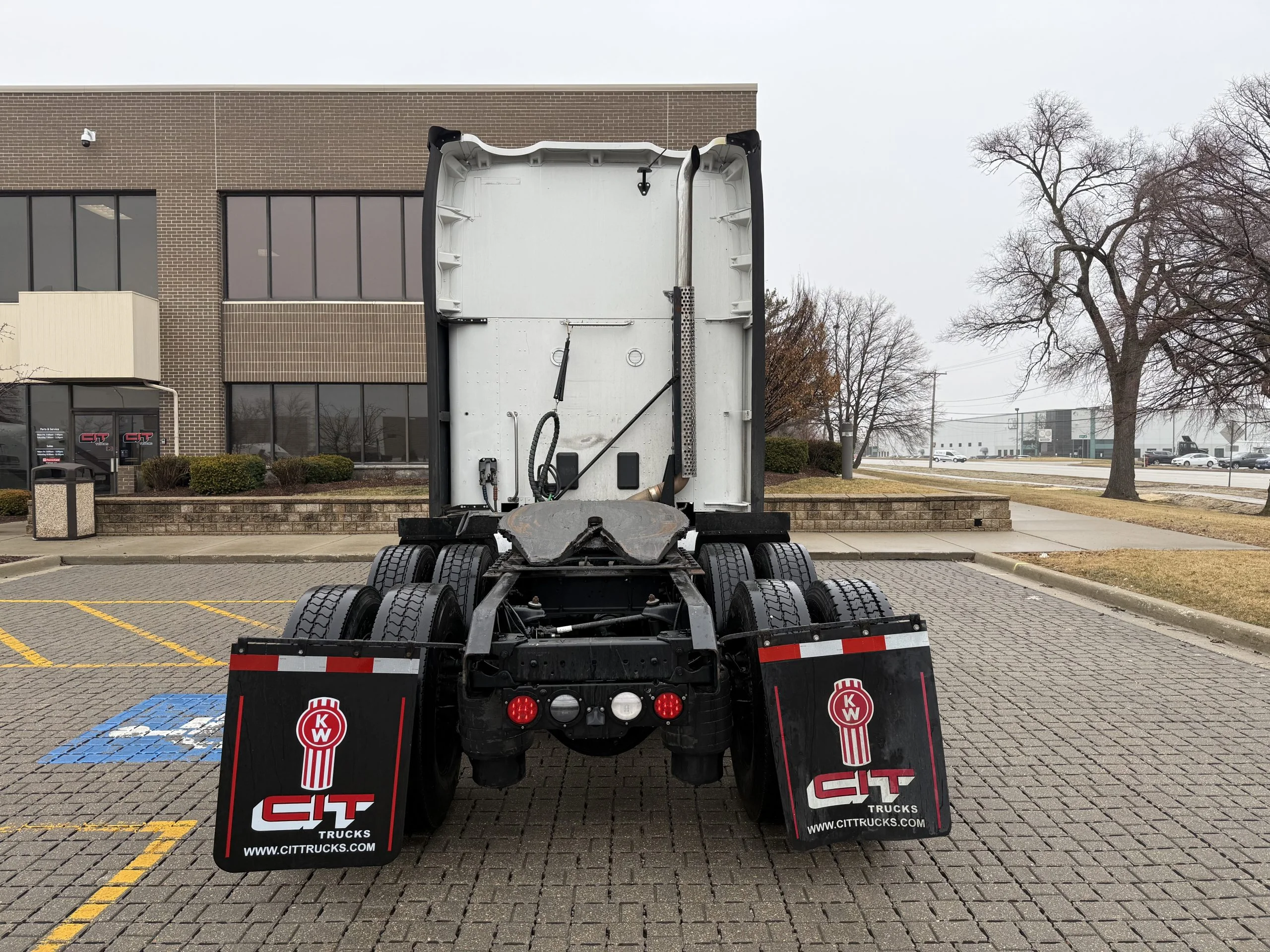 2022 Kenworth T680 - image 6