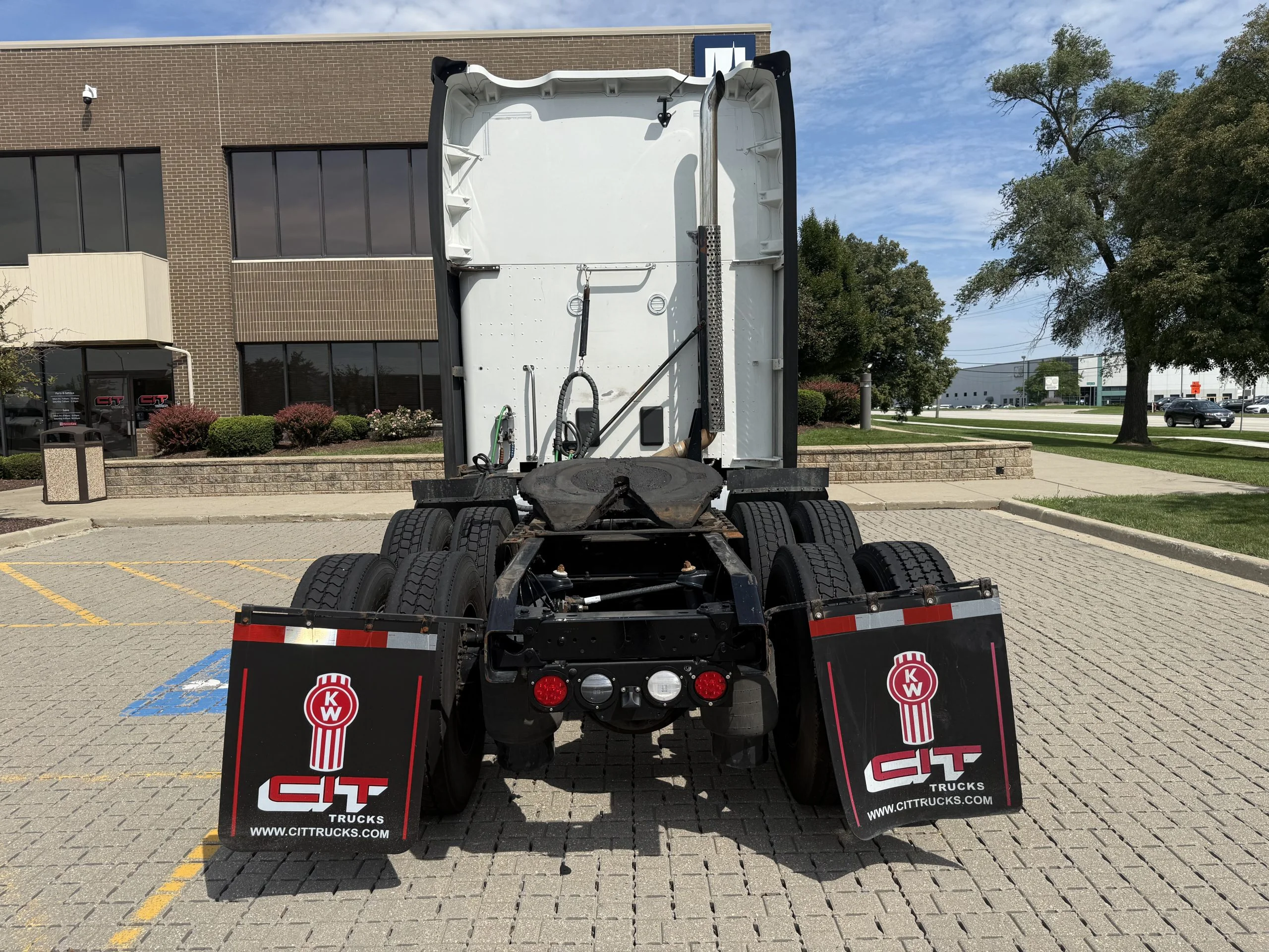 2022 Kenworth T680 in Wood Dale, IL — photo 6