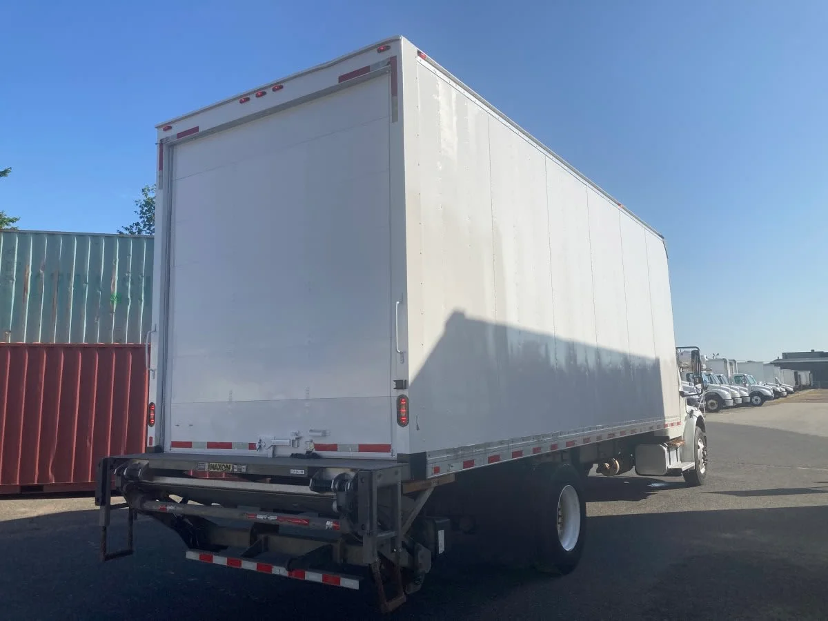 2018 Freightliner M2 106 in Springfield, MA — photo 4