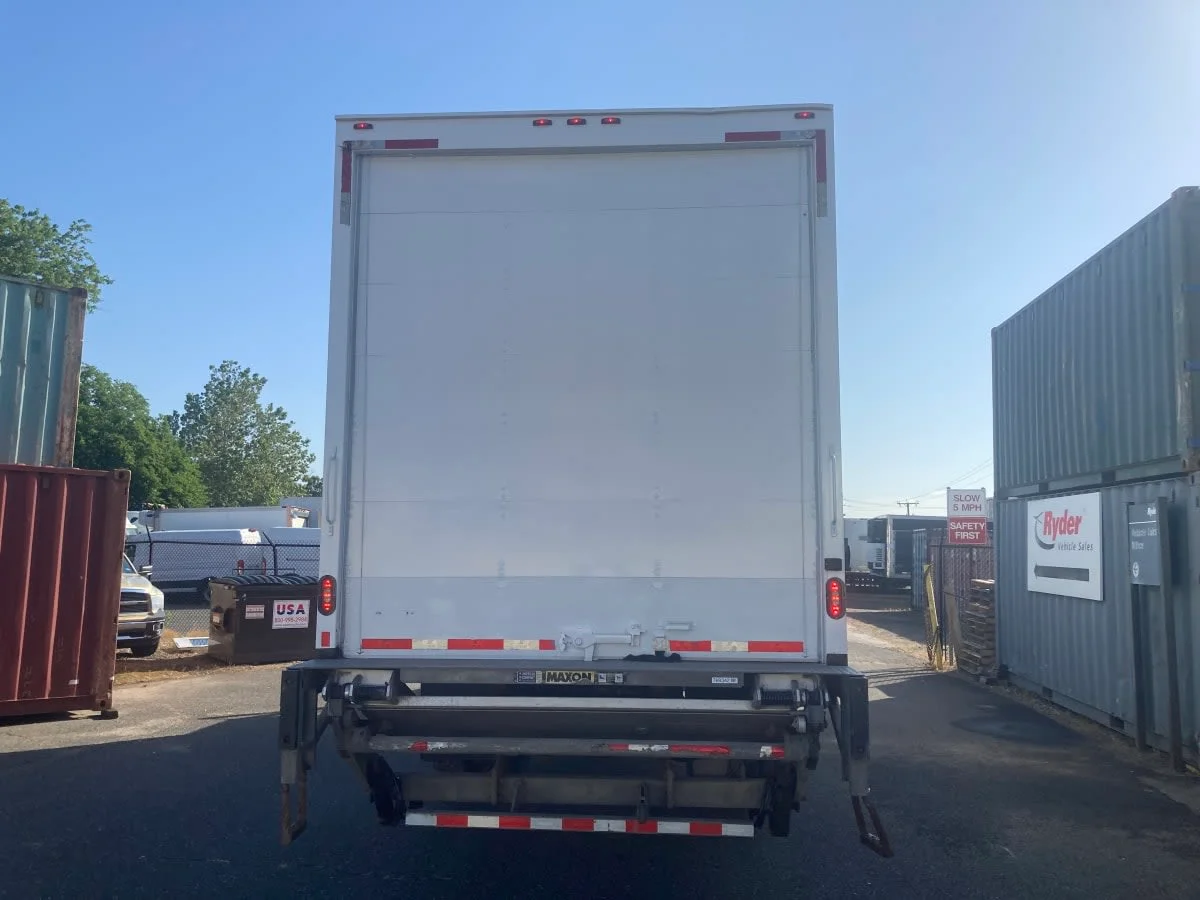 2018 Freightliner M2 106 in Springfield, MA — photo 5