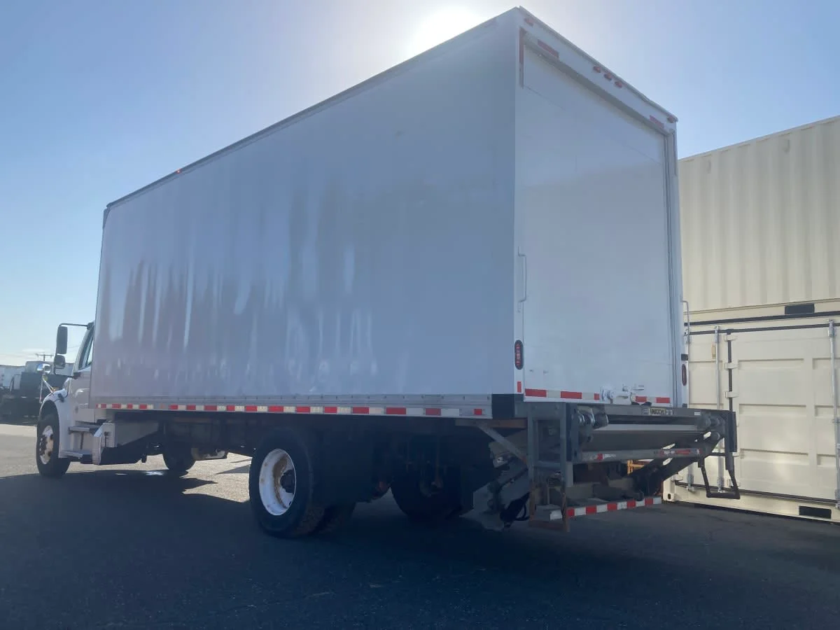 2018 Freightliner M2 106 in Springfield, MA — photo 6
