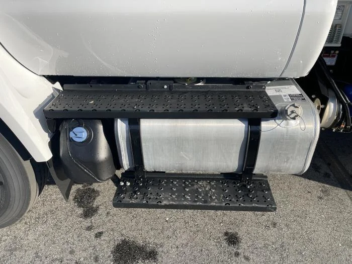 2026 Ford F-750 — photo 22