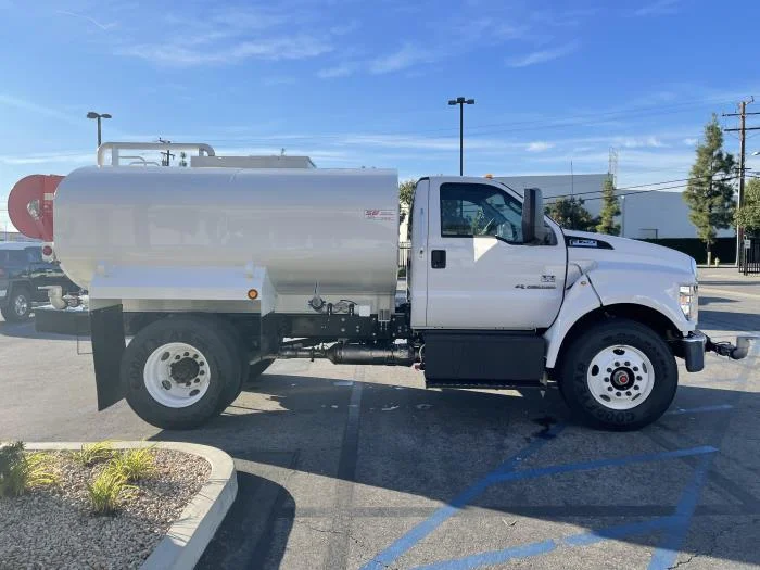 2026 Ford F-750 — photo 7