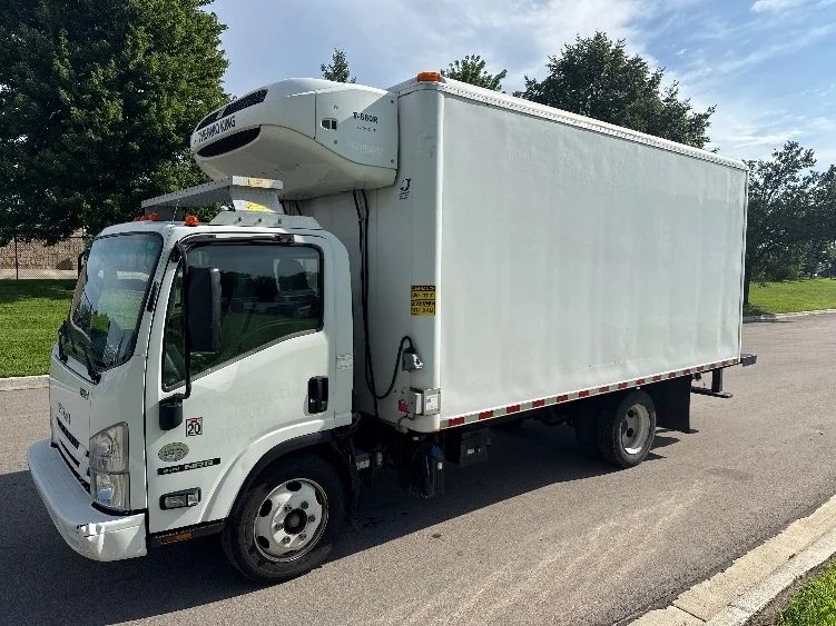 2019 Isuzu NPR in Melrose Park, IL — photo 3