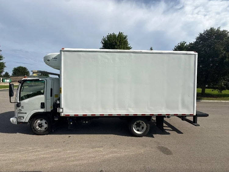 2019 Isuzu NPR in Melrose Park, IL — photo 4