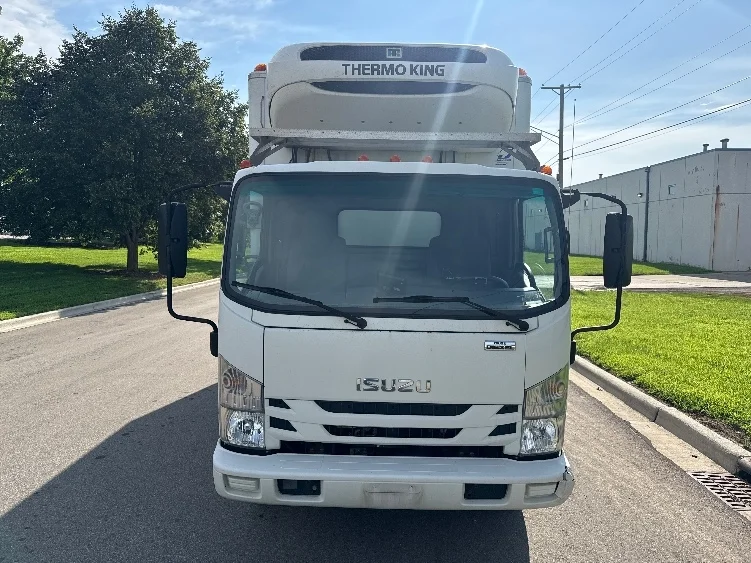 2019 Isuzu NPR in Melrose Park, IL — photo 2