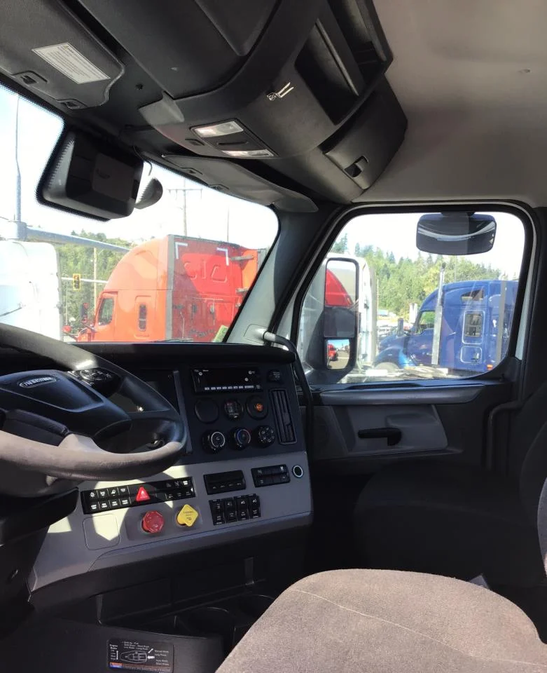 2022 Freightliner Cascadia in Yakima, WA — photo 5