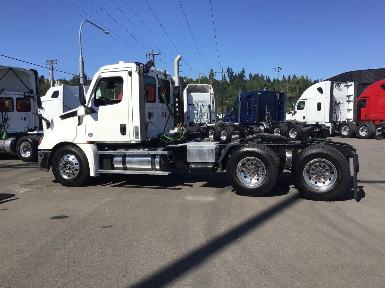 2022 Freightliner Cascadia in Yakima, WA — photo 2