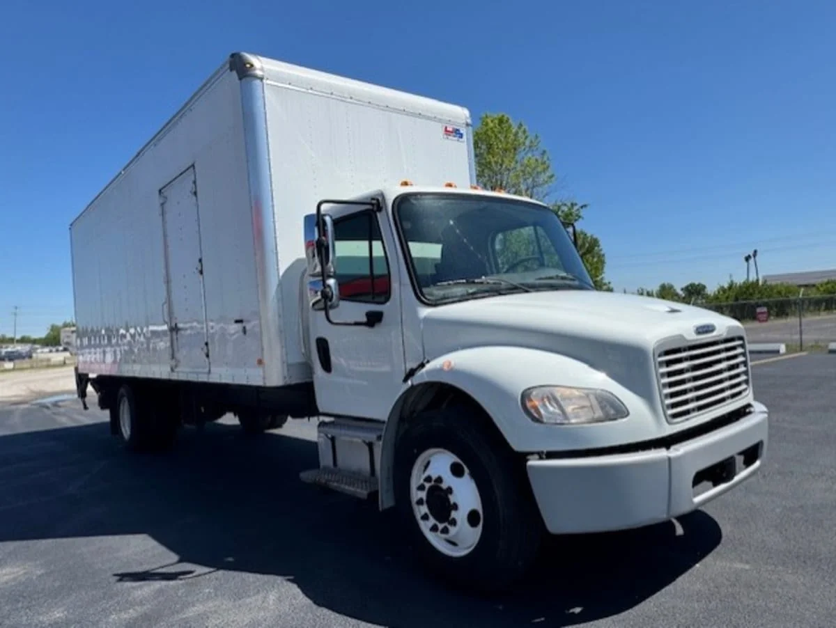 2018 Freightliner M2 106 in Clarksville, IN — photo 3
