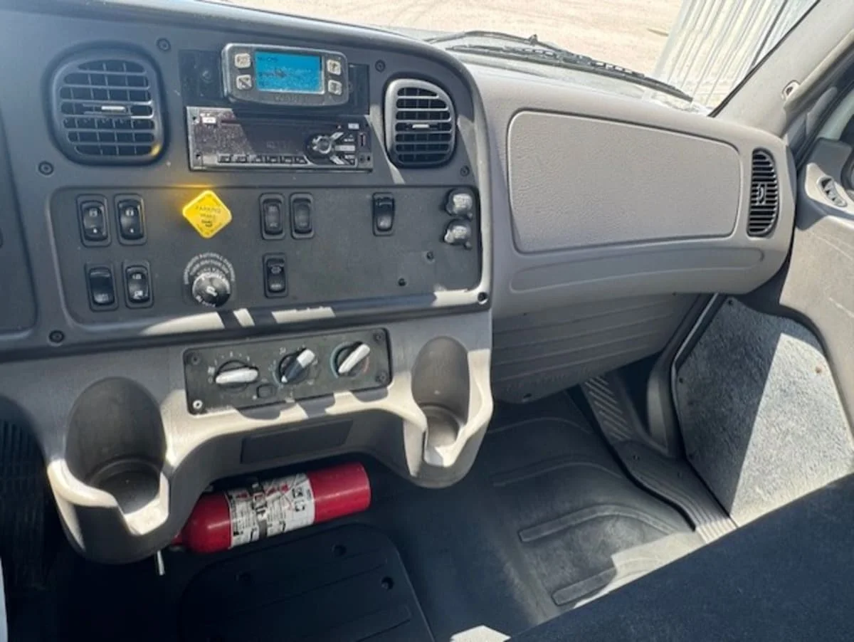 2018 Freightliner M2 106 in Clarksville, IN — photo 12