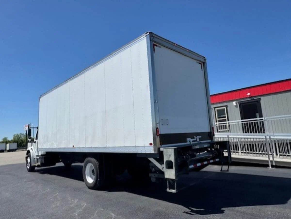 2018 Freightliner M2 106 in Clarksville, IN — photo 6