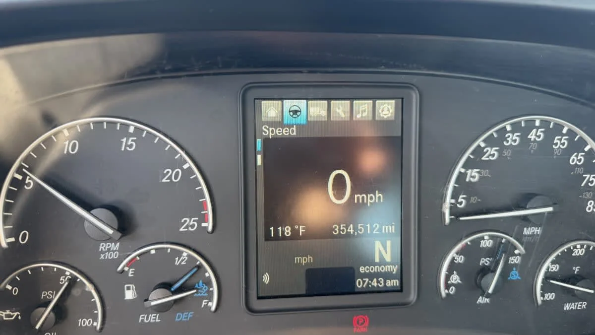 2020 Freightliner Cascadia in Phoenix, AZ — photo 16