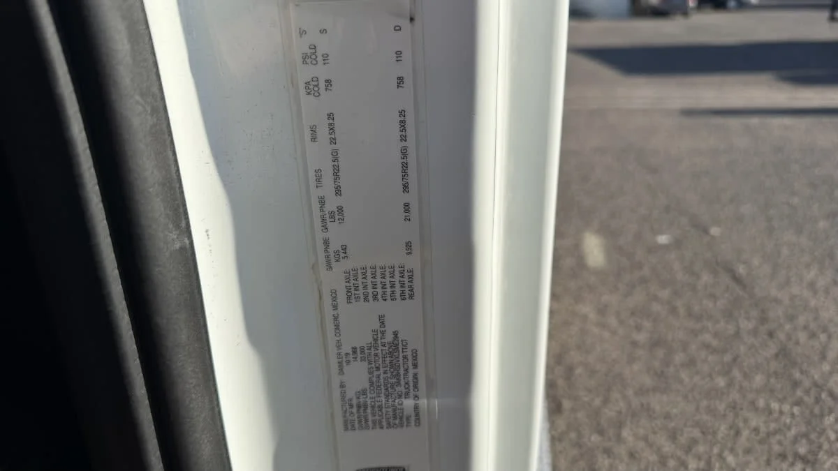 2020 Freightliner Cascadia in Phoenix, AZ — photo 15