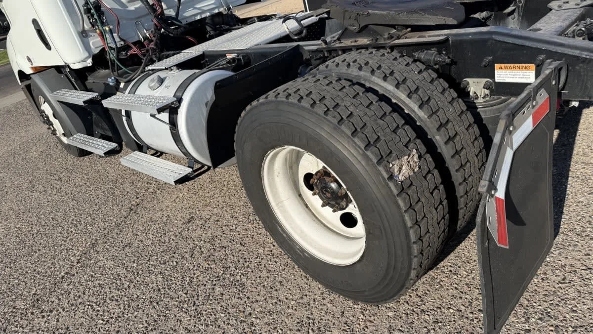 2020 Freightliner Cascadia in Phoenix, AZ — photo 14